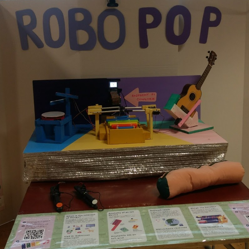 A photo of the finished prototype of the robopop installation.